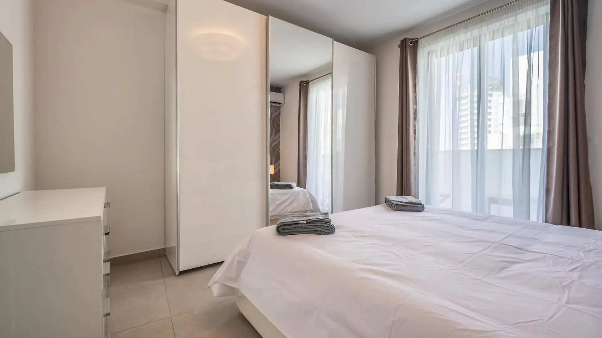 Modern Marvel Apartment With City Views Msida